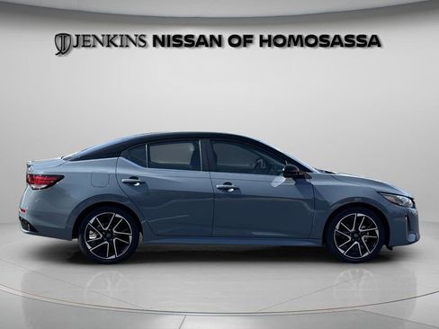 Certified 2025 Nissan Sentra SR w/ SR Premium Package image 6