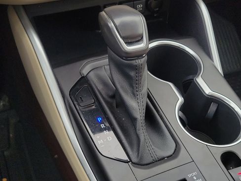 Used 2021 Toyota Highlander XLE image 34