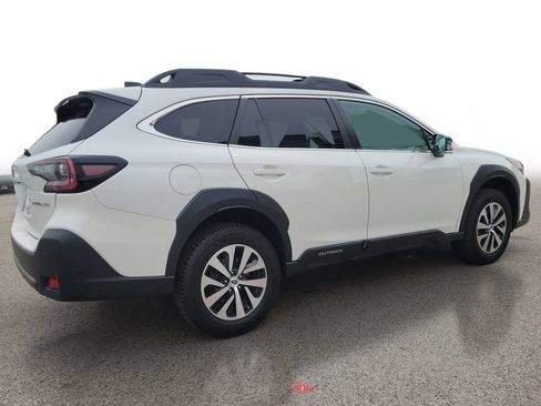 Used 2023 Subaru Outback Premium AWD/4WD image 4