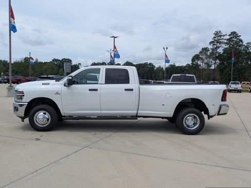 New 2026 RAM 3500 Tradesman AWD/4WD image 5