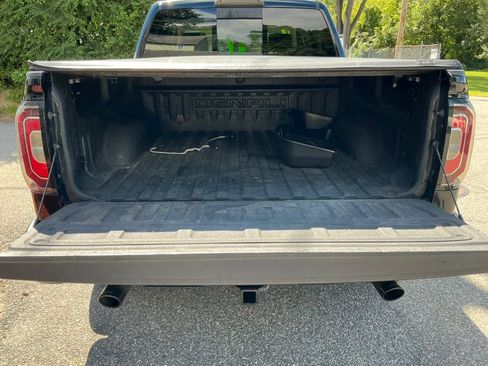 Used 2017 GMC Sierra 1500 Denali w/ Denali Ultimate Package AWD/4WD image 11