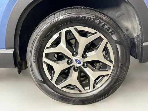 Used 2021 Subaru Forester Premium image 11