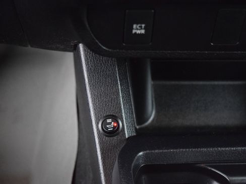 Used 2017 Toyota Tacoma SR5 w/ Tow Package image 19