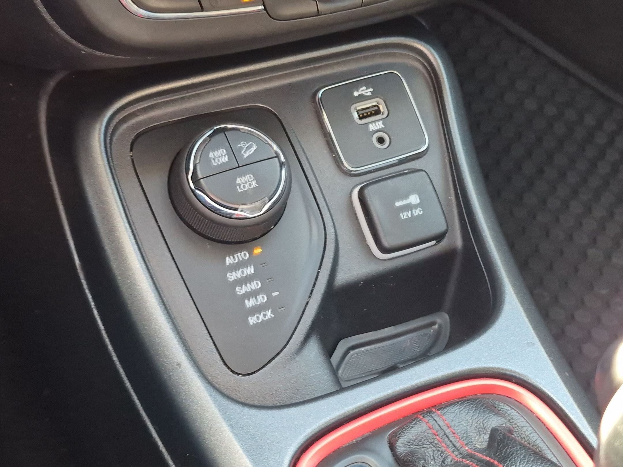 Used 2018 Jeep Compass Trailhawk AWD/4WD image 23