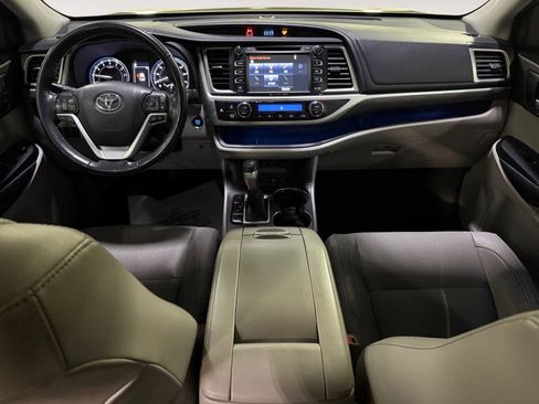 Used 2017 Toyota Highlander Limited Platinum image 15