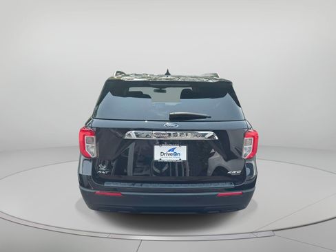 Used 2023 Ford Explorer XLT AWD/4WD image 5