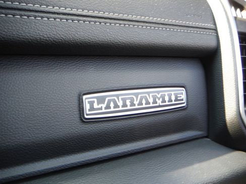 Used 2022 RAM 1500 Laramie AWD/4WD image 53