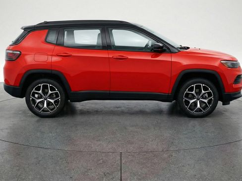 Used 2025 Jeep Compass Limited AWD/4WD image 11