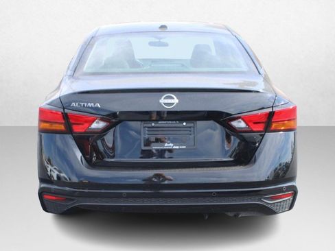 Used 2025 Nissan Altima 2.5 SV image 4