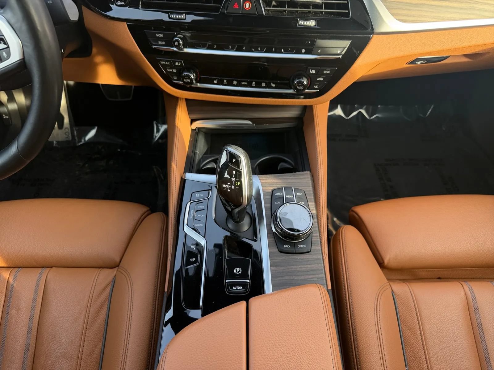 Used 2021 BMW M550i xDrive w/ Executive Package AWD/4WD image 18