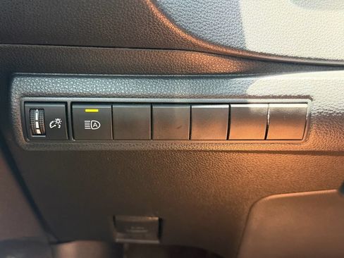 Used 2022 Toyota Corolla SE FWD image 28
