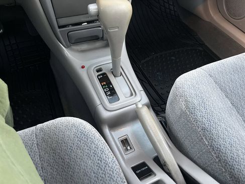 Used 2001 Toyota Corolla LE image 42