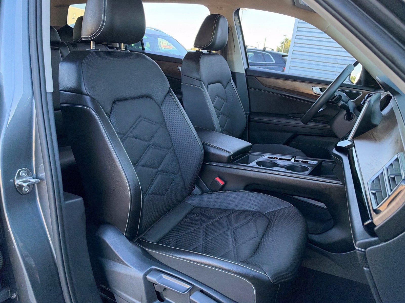 Certified 2024 Volkswagen Atlas SE FWD image 35