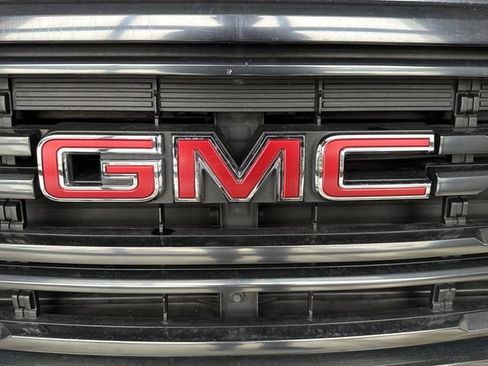 Used 2023 GMC Acadia AT4 w/ Preferred Package image 31