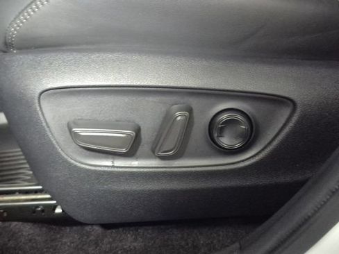 Certified 2025 Toyota RAV4 Limited AWD/4WD image 17