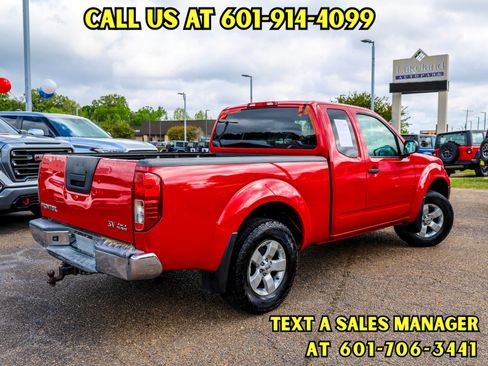 Used 2011 Nissan Frontier SV image 6