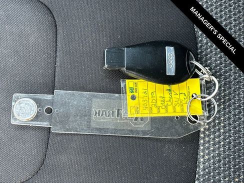 Used 2019 Jeep Cherokee Latitude w/ Popular Appearance Group image 25