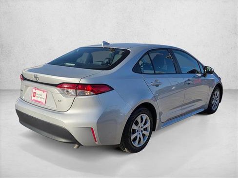 Used 2023 Toyota Corolla LE image 5