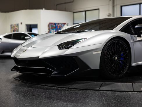 Used 2016 Lamborghini Aventador LP 750-4 Superveloce image 13