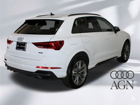 Certified 2025 Audi Q3 2.0T Premium w/ Convenience Package image 10