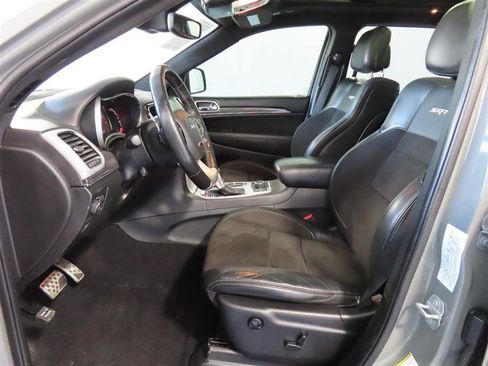 Used 2020 Jeep Grand Cherokee SRT image 16