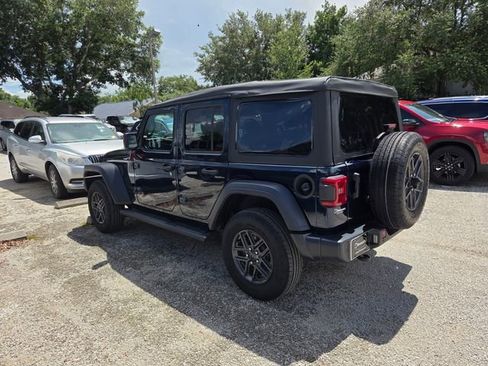 Used 2025 Jeep Wrangler Unlimited Sport AWD/4WD image 4