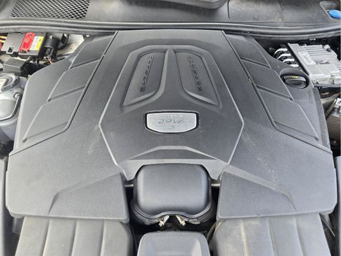 Used 2021 Porsche Cayenne S AWD/4WD image 30