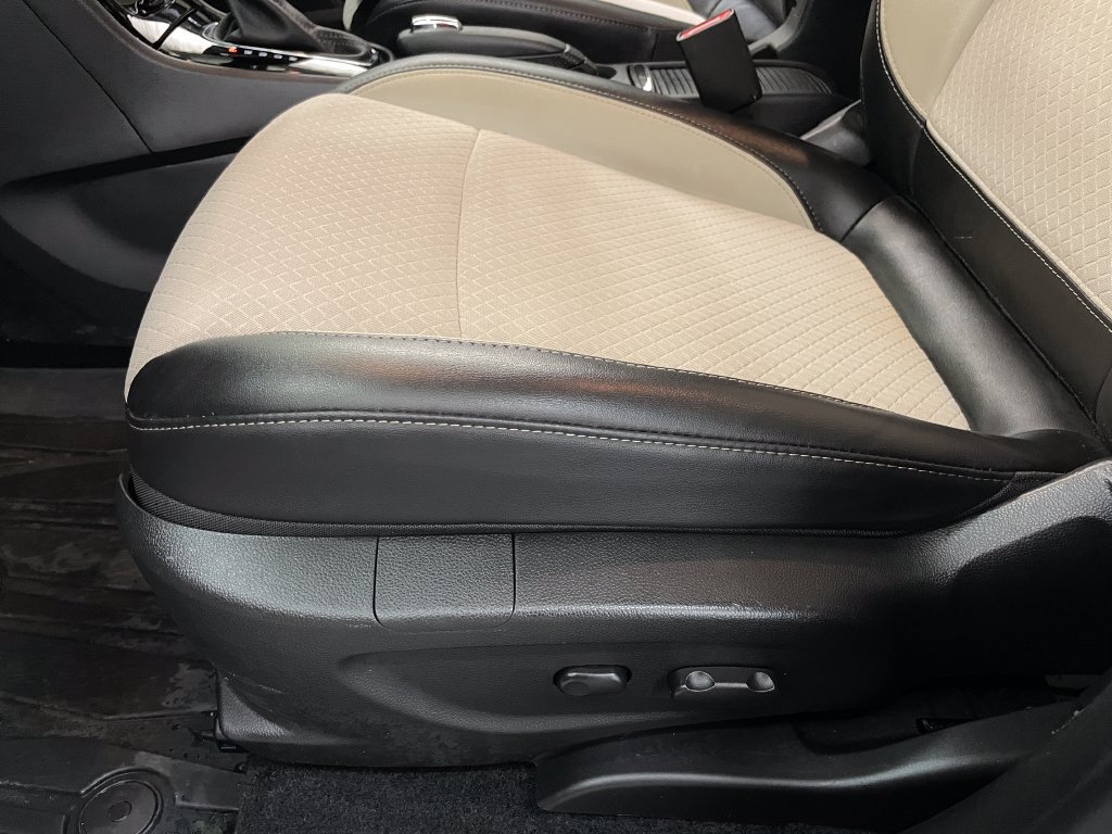 Certified 2021 Buick Encore Preferred w/ Safety Package II AWD/4WD image 8