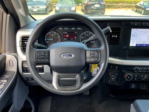Used 2024 Ford F250 XLT w/ FX4 Off-Road Package image 9