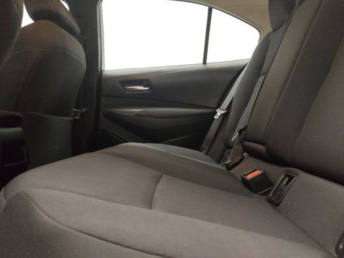 Used 2021 Toyota Corolla LE FWD image 18