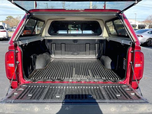 Used 2018 Chevrolet Colorado LT w/ LT Convenience Package image 18