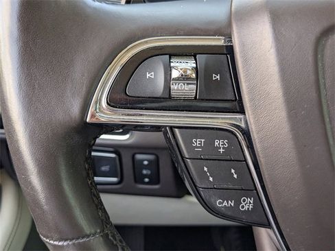 Used 2020 Lincoln Navigator L Black Label w/ Cargo Convenience Package image 25