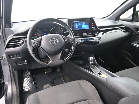 Used 2018 Toyota C-HR XLE FWD image 15