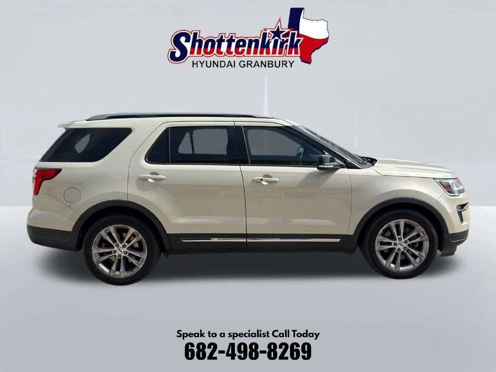 Used 2018 Ford Explorer XLT w/ Equipment Group 202A FWD image 5