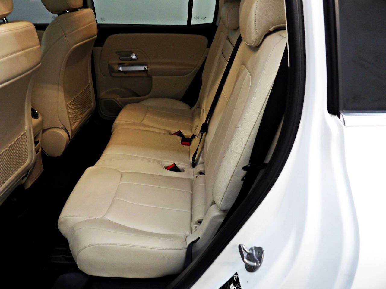 Used 2021 Mercedes-Benz GLB 250 4MATIC image 10