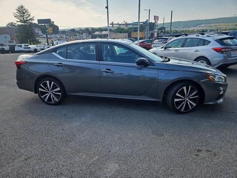 Used 2019 Nissan Altima 2.5 SR w/ SR Premium Package AWD/4WD image 2