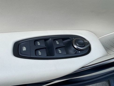 Used 2022 Aston Martin DBX AWD/4WD image 18