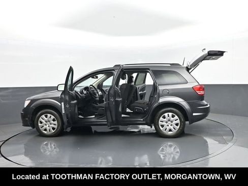 Used 2019 Dodge Journey SE FWD image 31