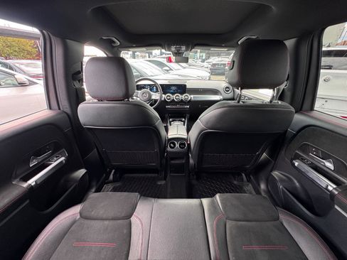 Used 2021 Mercedes-Benz GLB 250 4MATIC image 9