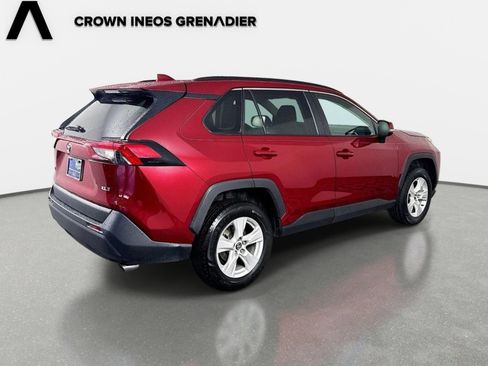 Used 2021 Toyota RAV4 XLE FWD image 5
