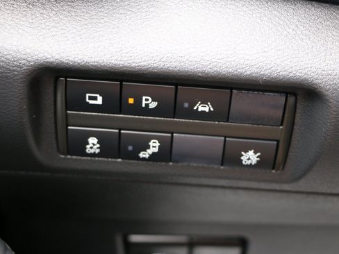 Used 2023 Nissan Kicks S FWD image 18