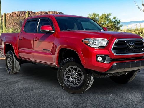 Used 2018 Toyota Tacoma SR5 RWD image 12