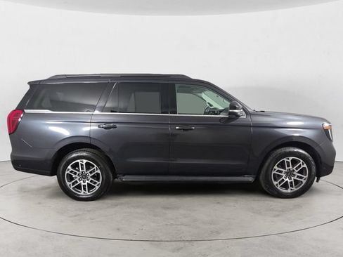 Certified 2025 Ford Expedition Active AWD/4WD image 4