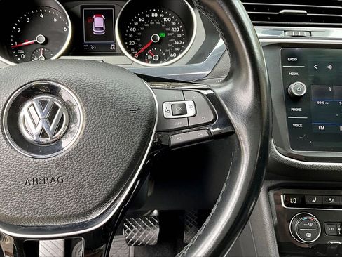 Used 2019 Volkswagen Tiguan SE w/ Panoramic Sunroof Package FWD image 11