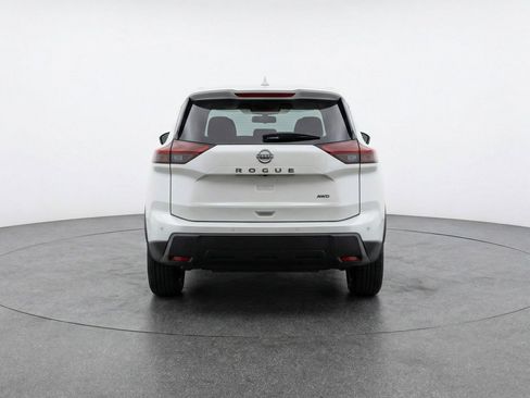 Used 2025 Nissan Rogue SV AWD/4WD image 7