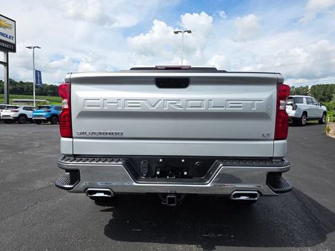 Used 2021 Chevrolet Silverado 1500 LT AWD/4WD image 3