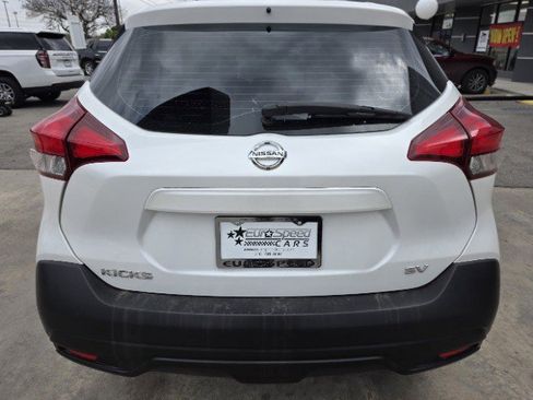 Used 2018 Nissan Kicks SV image 7