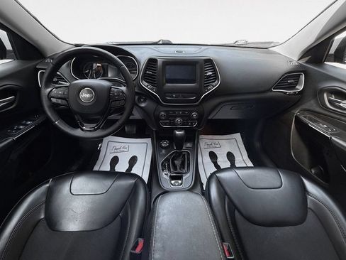 Used 2019 Jeep Cherokee Latitude Plus AWD/4WD image 16