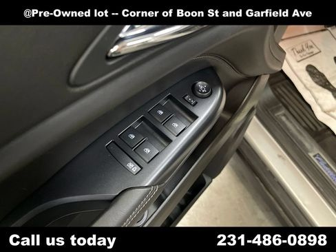 Used 2013 Cadillac SRX Luxury w/ Driver Awareness Package AWD/4WD image 16