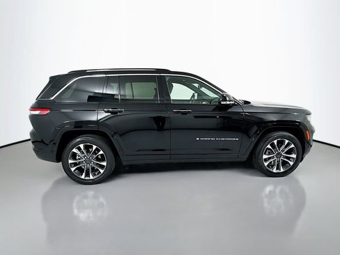 Used 2023 Jeep Grand Cherokee Overland w/ Luxury Tech Group IV AWD/4WD image 7
